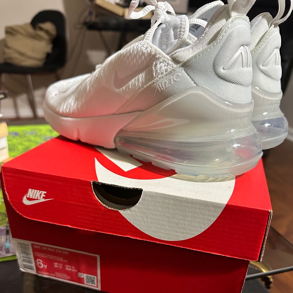 Nike Air Max 270.